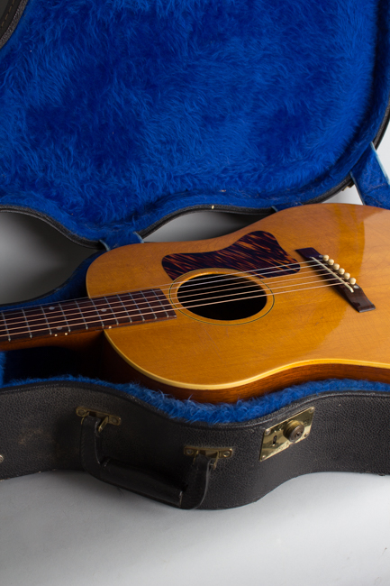 Gibson  J-35 Flat Top Acoustic Guitar  (1941)