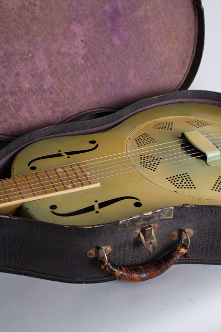 National  Triolian Resophonic Guitar  (1931)