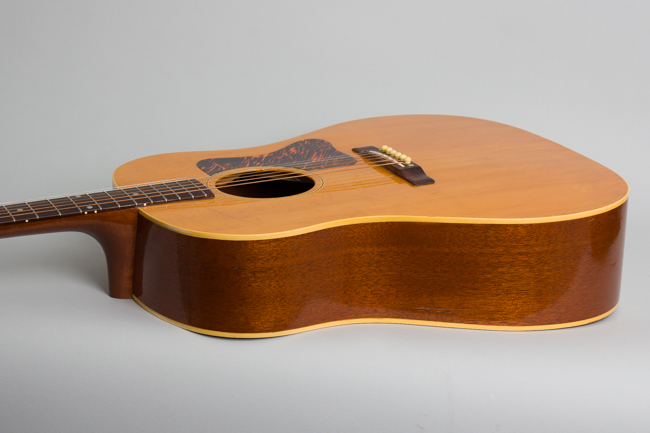 Gibson  J-35 Flat Top Acoustic Guitar  (1941)