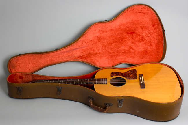 Gibson  J-35 Flat Top Acoustic Guitar  (1941)