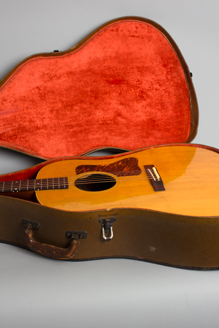 Gibson  J-35 Flat Top Acoustic Guitar  (1941)