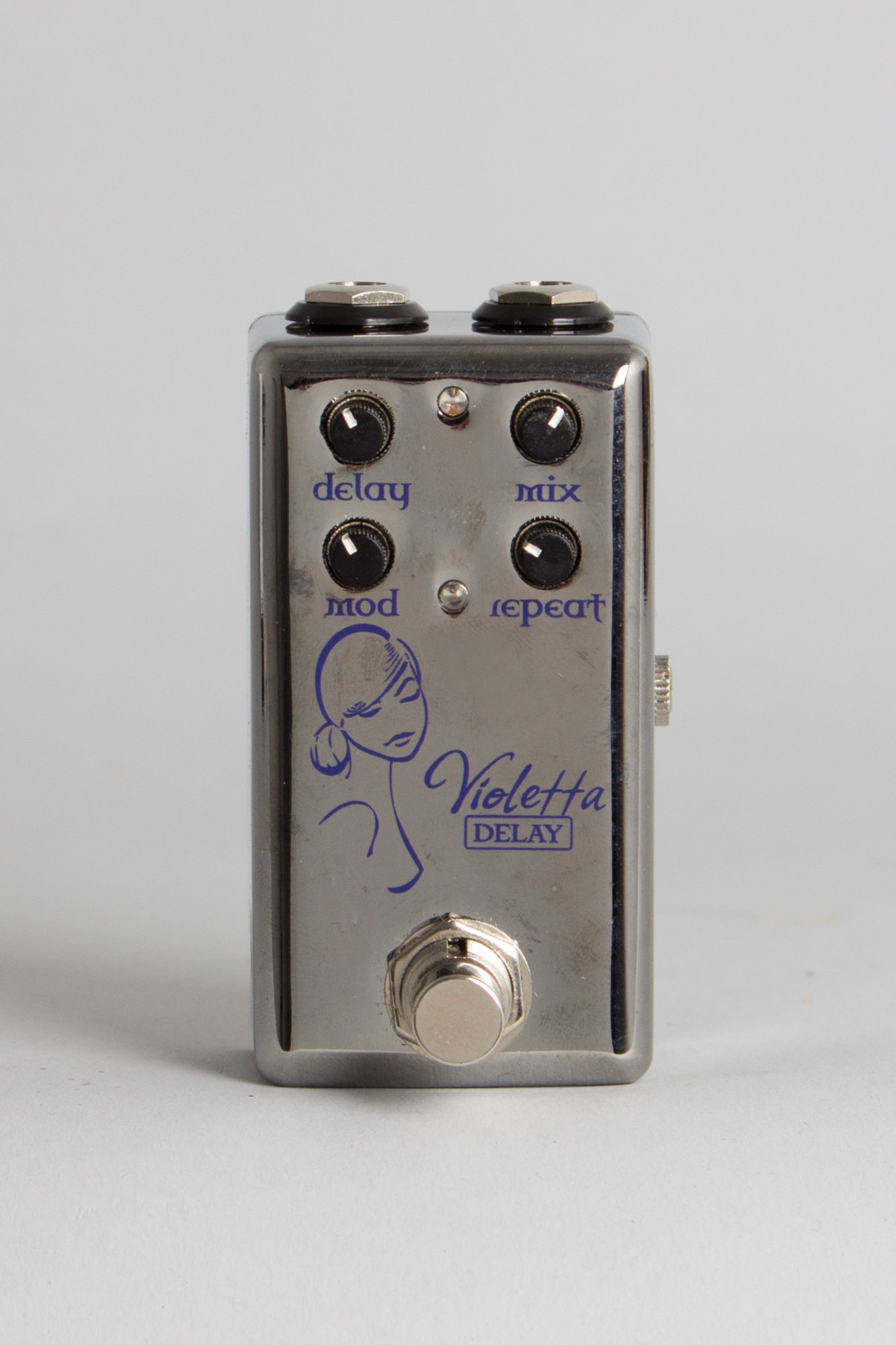 Red Witch Violetta Delay Effect | RetroFret