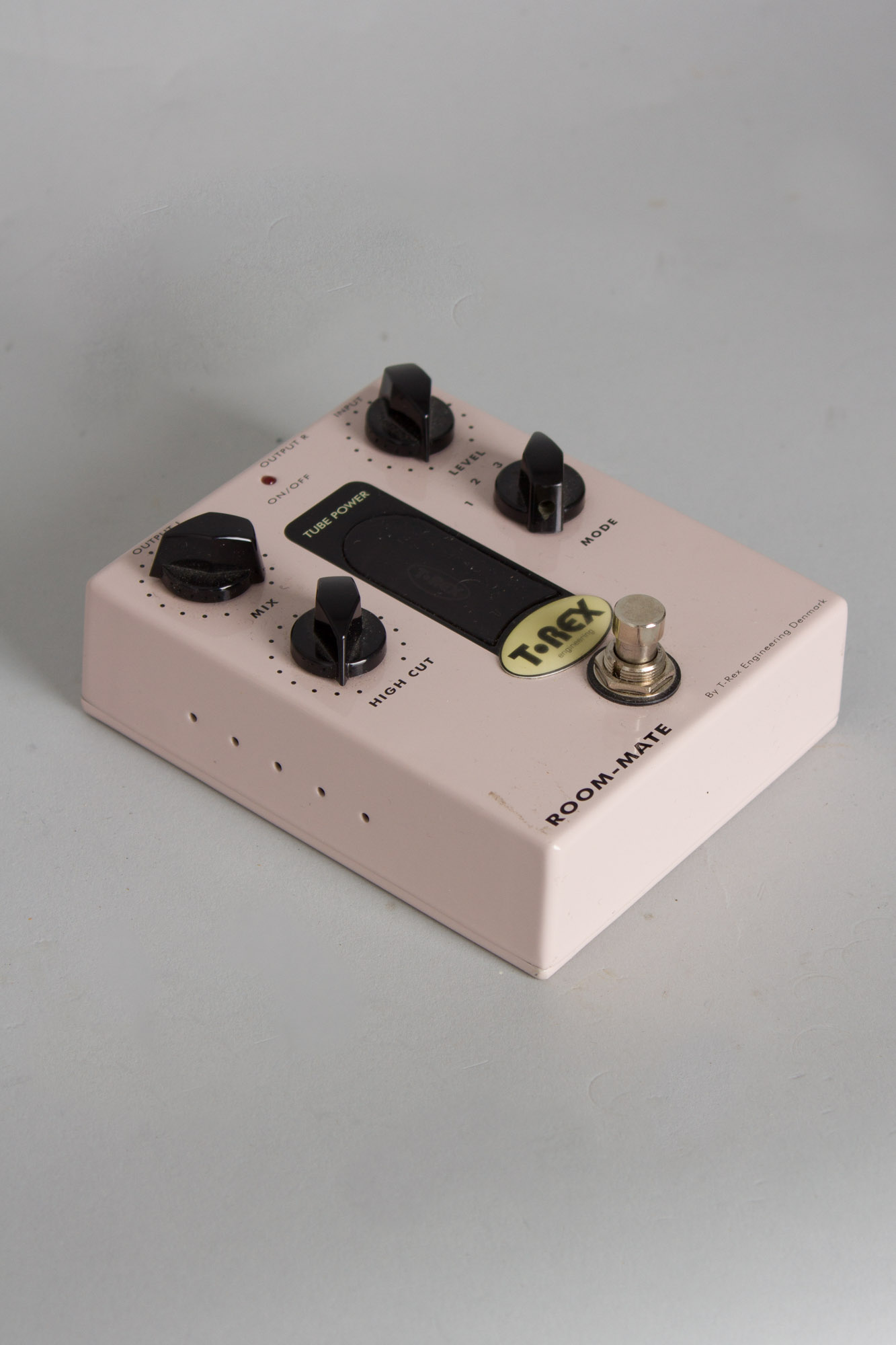 → T-REX EFFECTS ← Pedals for guitar and bass players!