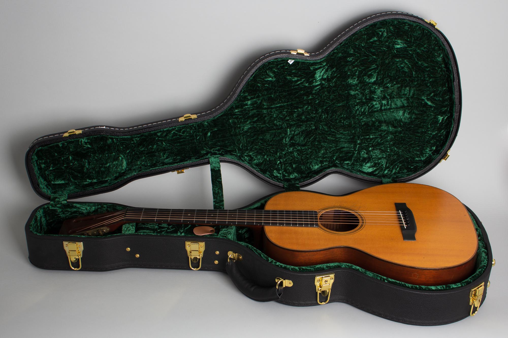 Guitar with on sale 18 frets