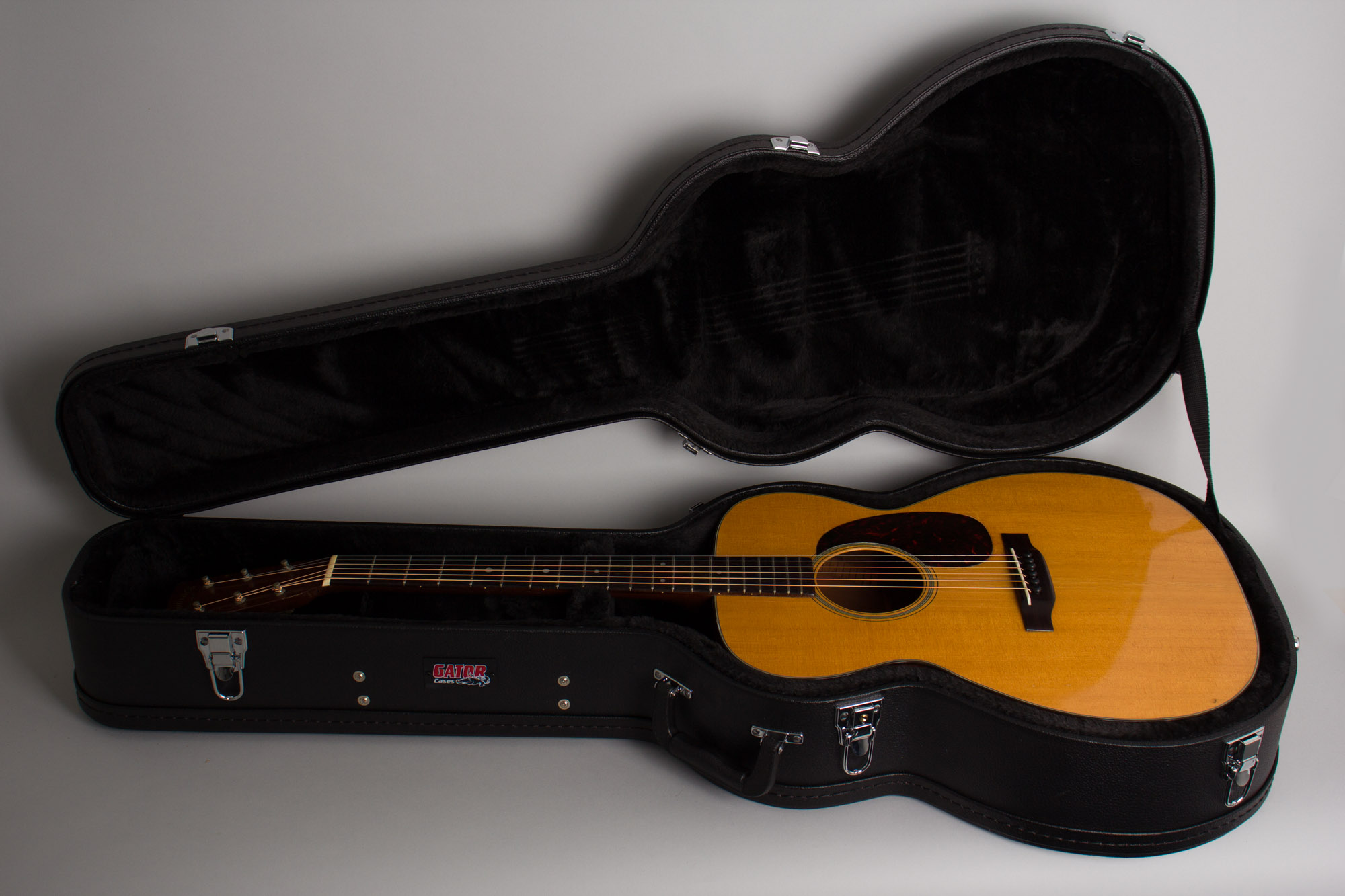 C. F. Martin 000-18 Flat Top Acoustic Guitar (1951) | RetroFret