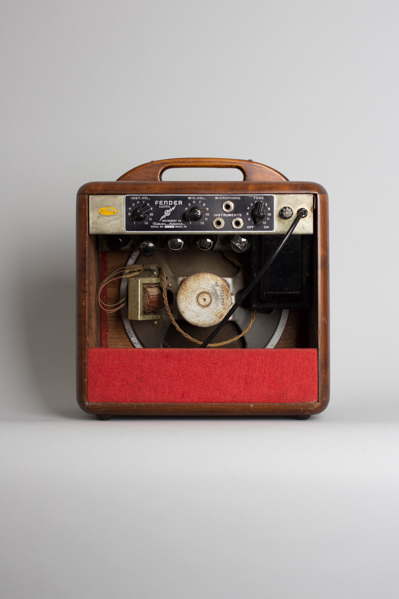 Fender Model 26 Deluxe "Woodie" Tube Amplifier (1946) RetroFret