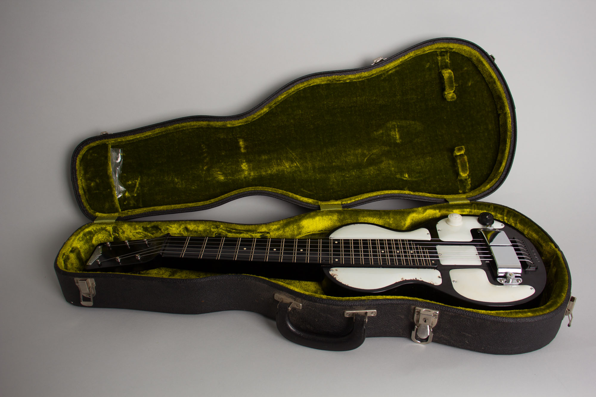 Rickenbacker Model B-6 Lap Steel Electric Guitar (1940) | RetroFret