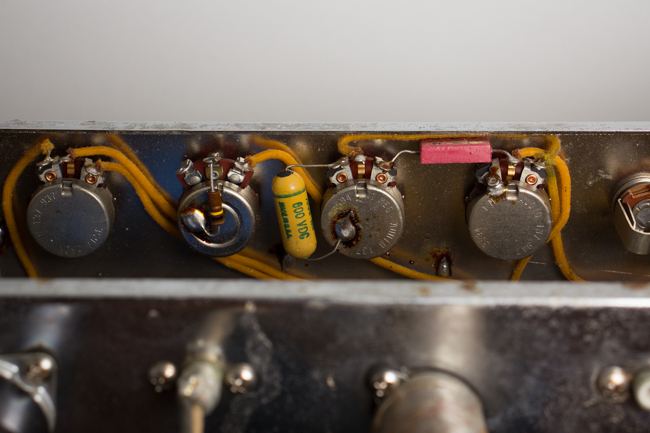 Fender  Vibrolux Model 5F11 Tube Amplifier (1959)