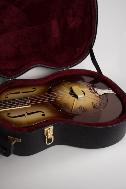 National  Triolian Resophonic Guitar  (1932)