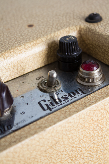 Gibson  GA-8T Discoverer Tremolo Tube Amplifier (1961)