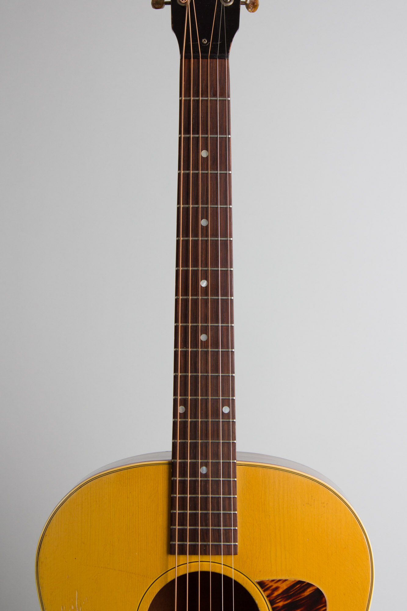 Gibson J-35 Flat Top Acoustic Guitar (1941-2) | RetroFret Gibson J-35 Flat Top Acoustic Guitar (1941-2) | RetroFret