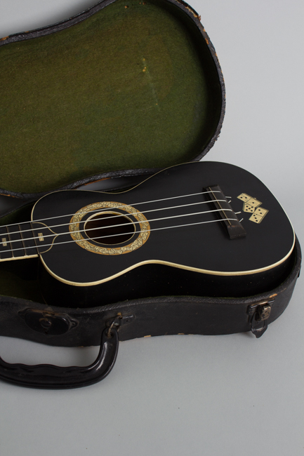 J.R. Stewart & Co.  Le Domino Soprano Ukulele ,  c. 1926