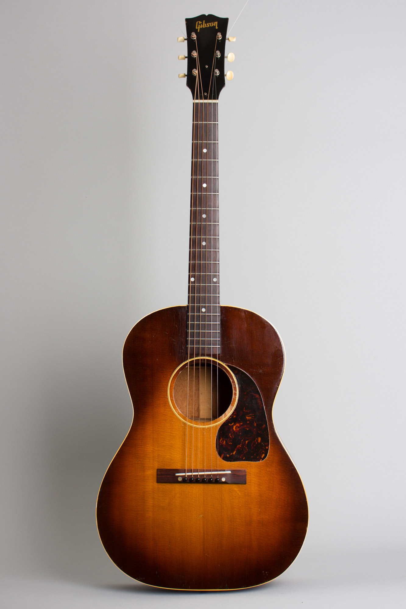 Gibson LG-2 アコースティックギター Gibson LG-2 Flat Top Acoustic Guitar (1948) | RetroFret