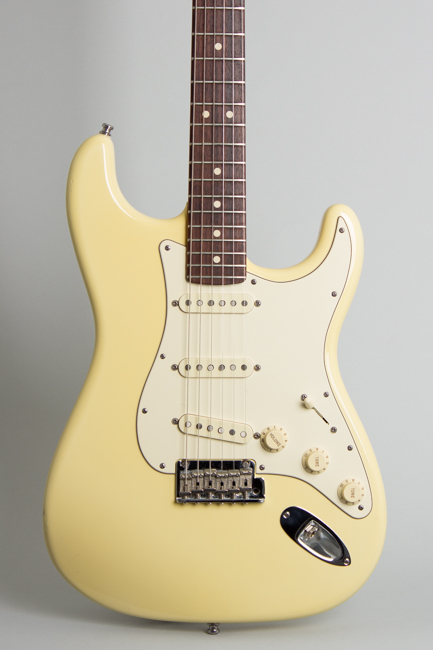 Fender  Custom Shop Custom Deluxe Stratocaster Solid Body Electric Guitar  (2010)