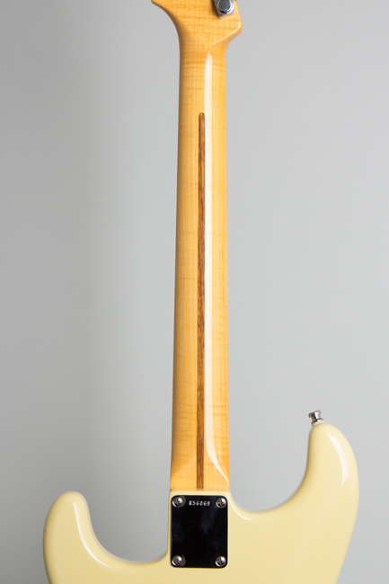 Fender  Custom Shop Custom Deluxe Stratocaster Solid Body Electric Guitar  (2010)