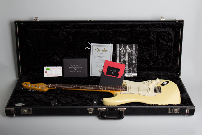 Fender  Custom Shop Custom Deluxe Stratocaster Solid Body Electric Guitar  (2010)