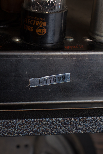 Supro  Trojan Model S6616 Tube Amplifier (1966)