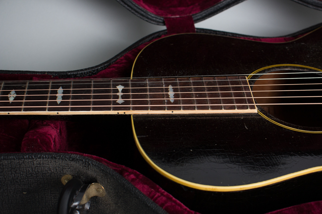  Recording King Model 807 (Nick Lucas Style) Flat Top Acoustic Guitar, made by Gibson  (1931)