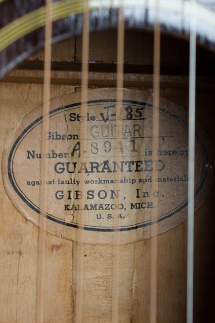 Gibson  J-185 Flat Top Acoustic Guitar  (1951)