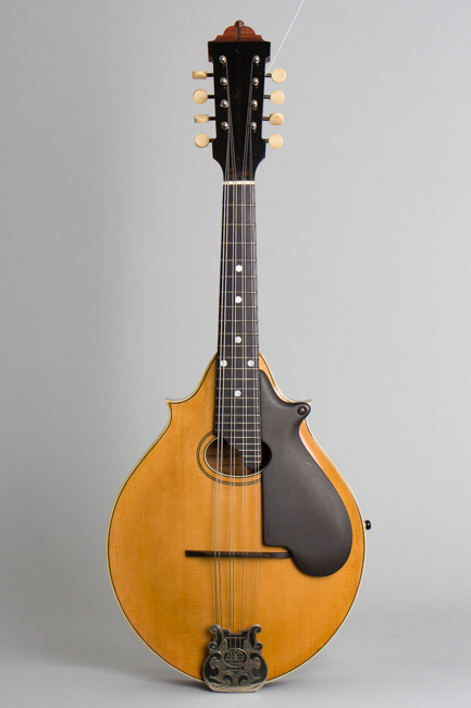 Lyon & Healy  Style B Carved Top Mandolin  (1919)