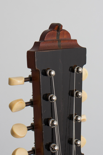 Lyon & Healy  Style B Carved Top Mandolin  (1919)