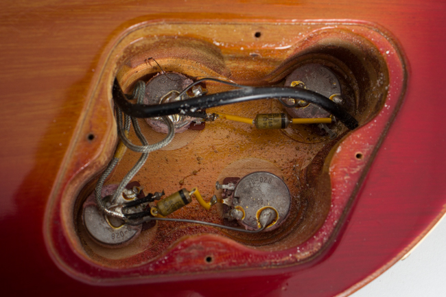 Gibson  Les Paul Deluxe Solid Body Electric Guitar  (1974)