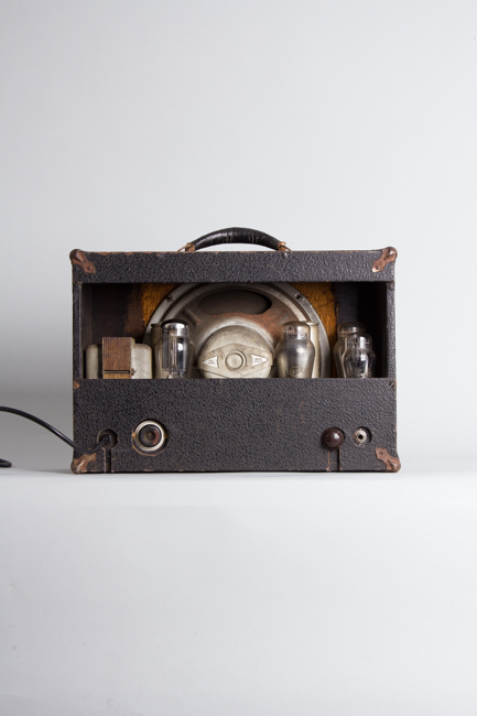 Rickenbacker  Tube Amplifier (1934-5)