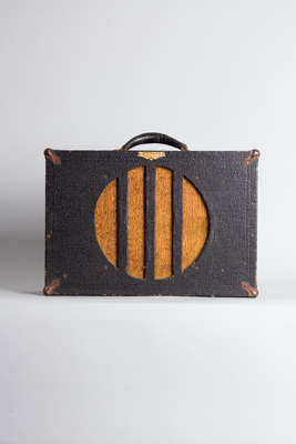 Rickenbacker  Tube Amplifier (1934-5)