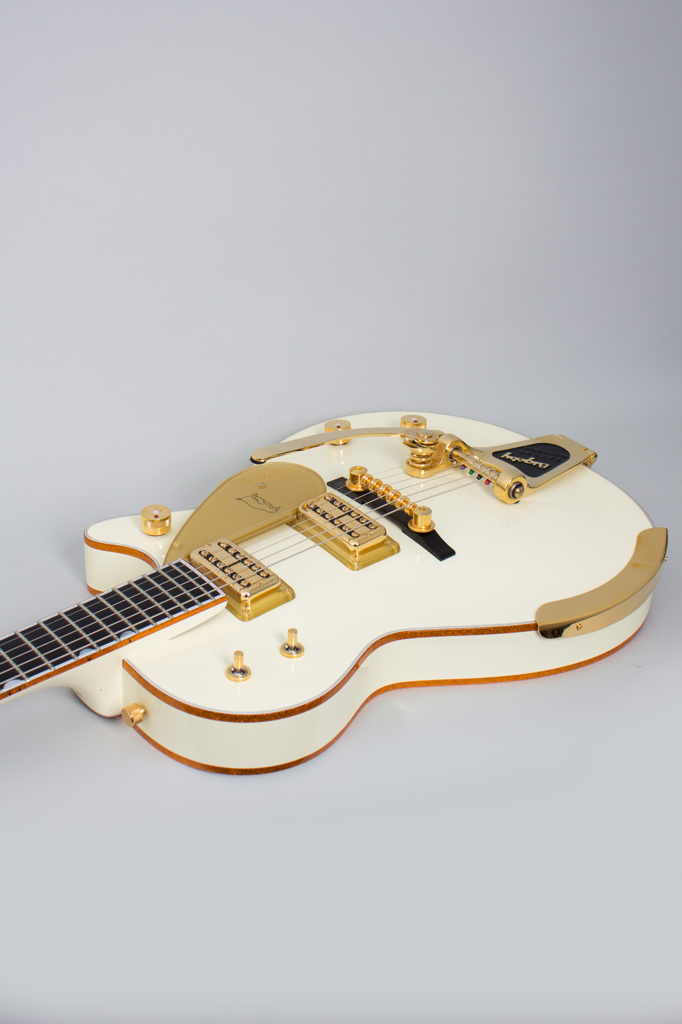 ギター Gretsch G6134T-58VS White Penguin Amazon.com: Gretsch G6134T-58 Vintage Select Edition 58