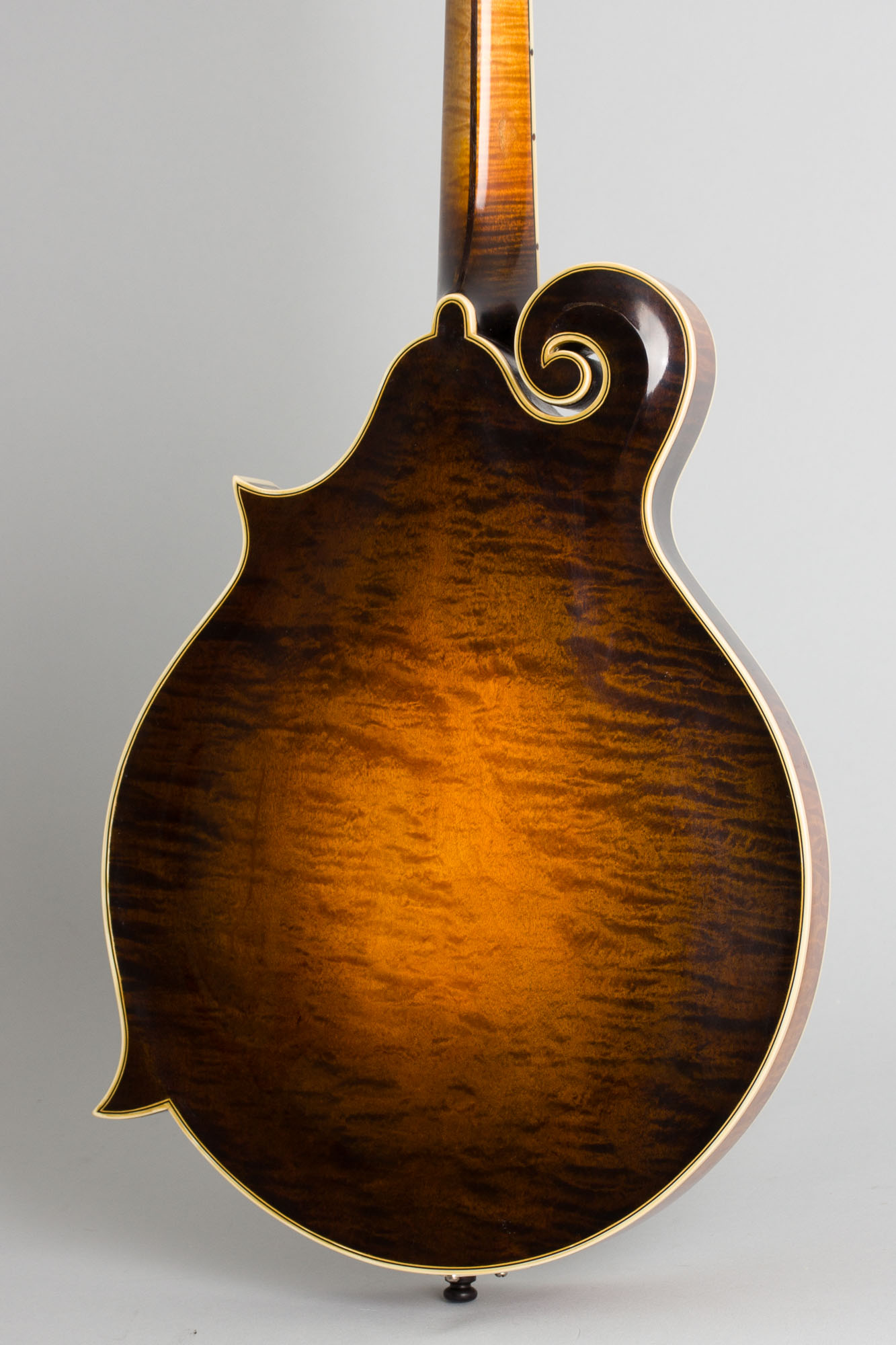 Gilchrist Model 5 Carved Top Mandolin 2000 RetroFret