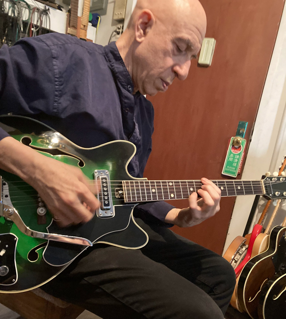  Decca Owned and Used by Elliott Sharp Thinline Hollow Body Electric Guitar, made by Kawai  (1967)