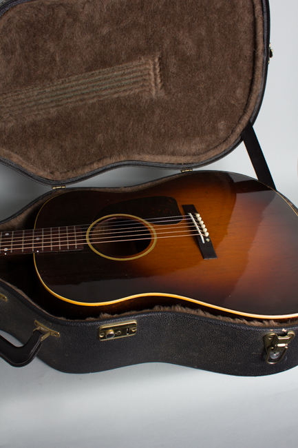 Gibson  J-45 Banner Flat Top Acoustic Guitar  (1943)