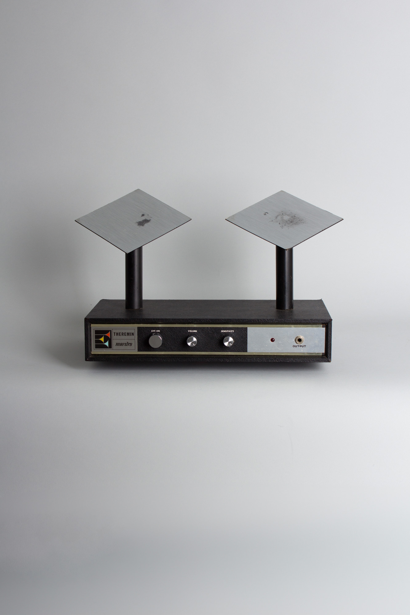 Maestro TH 1 Theremin 1970s RetroFret