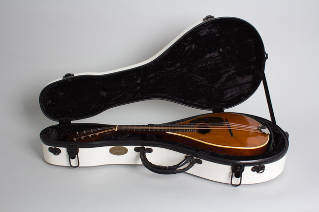 Bitting Special Flat Back, Bent Top Mandolin, made by C. F. Martin (1917)