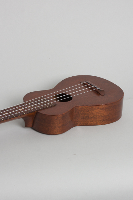 Lyon & Healy  Soprano Ukulele ,  c. 1922