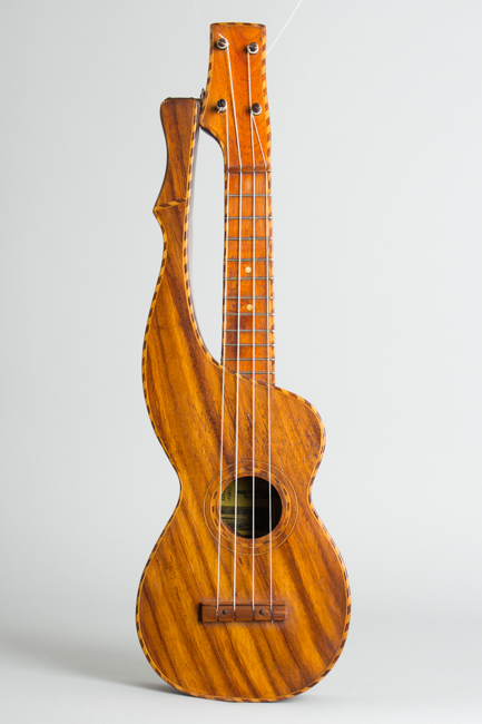 Knutsen  Harp Soprano Ukulele ,  c. 1919