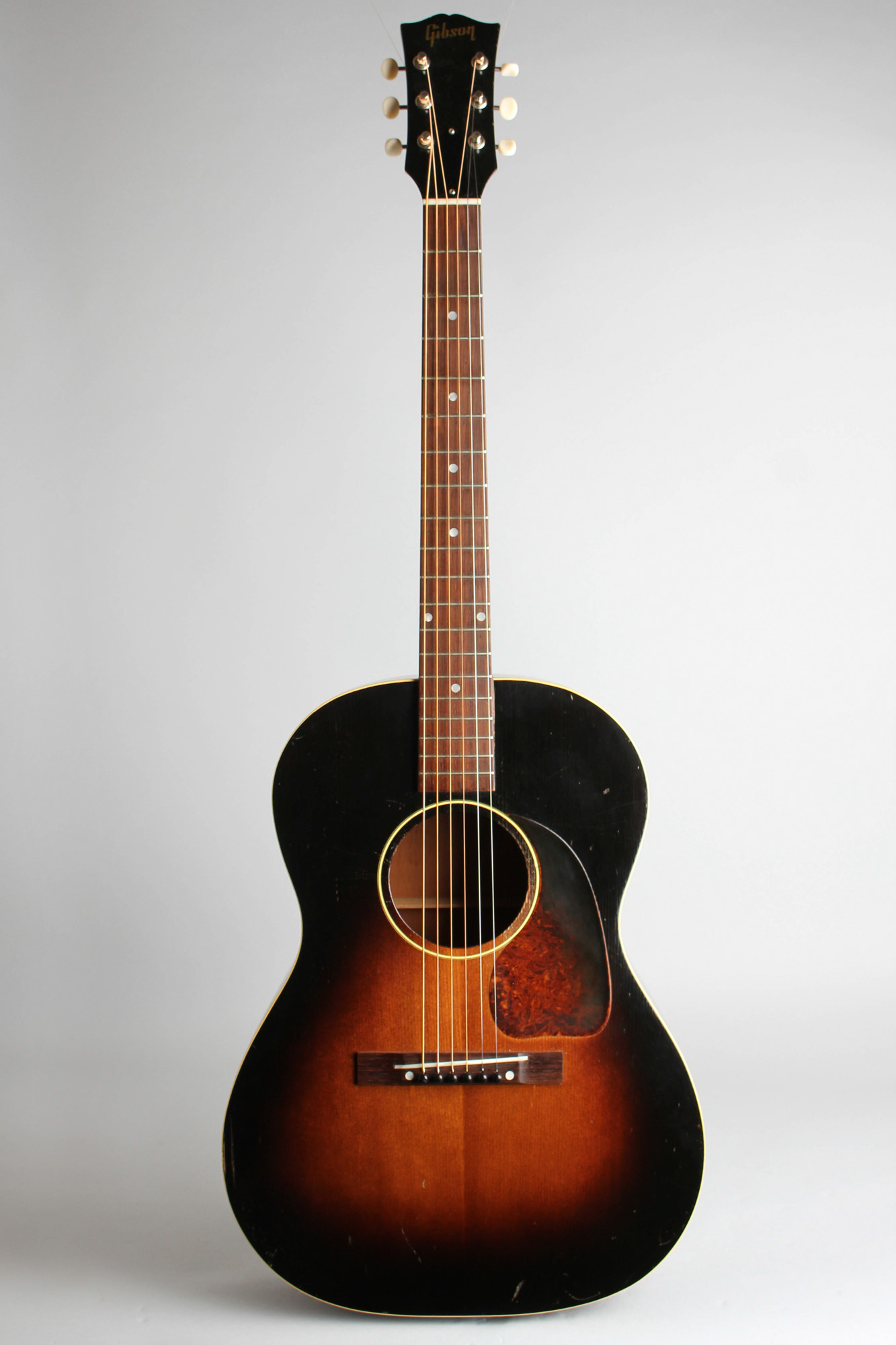 ギブソンLG1 Gibson LG-1 Flat Top Acoustic Guitar (1952) | RetroFret