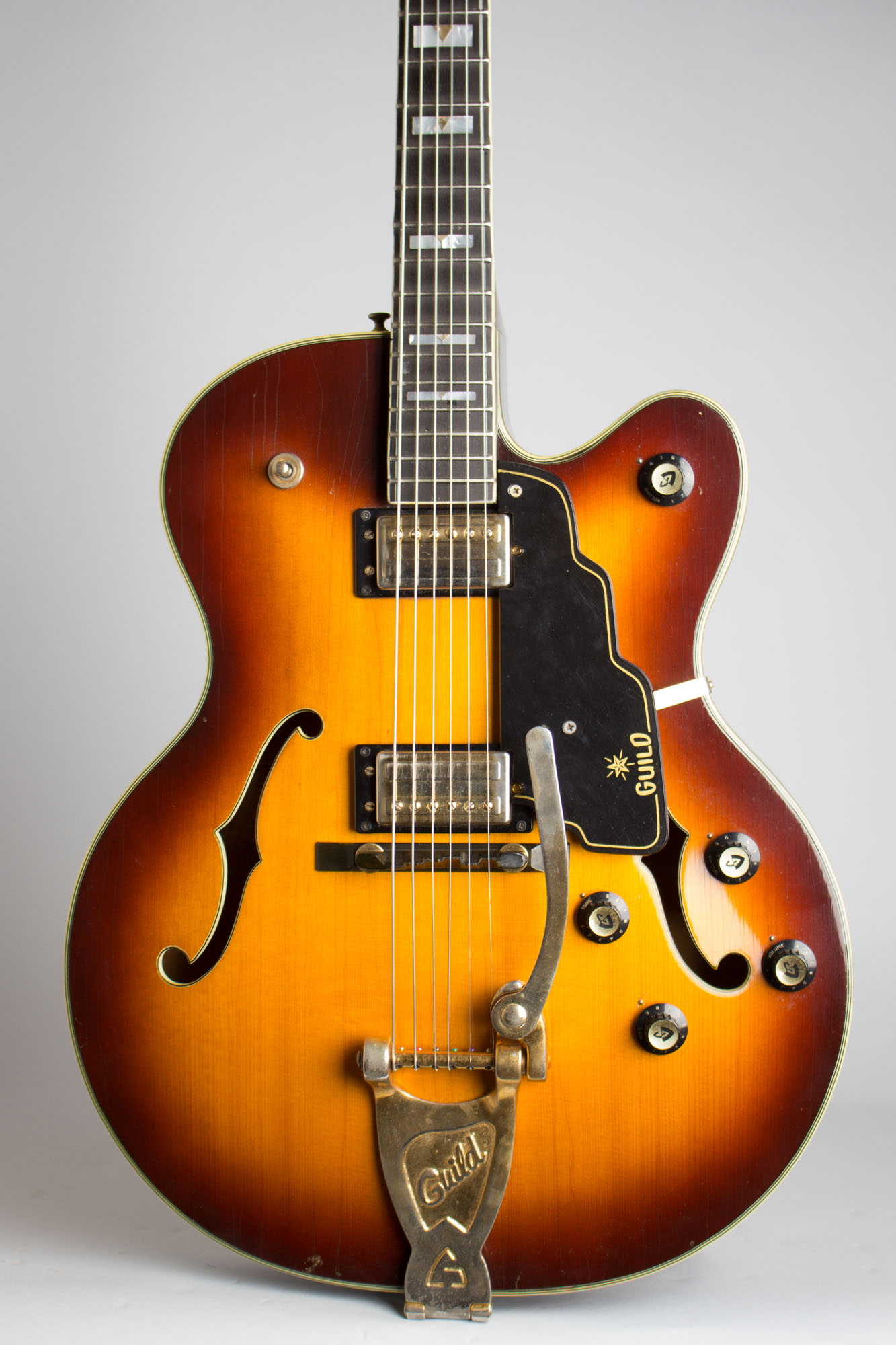 Guild X500 Special Arch Top Hollow Body Electric Guitar (1965) RetroFret