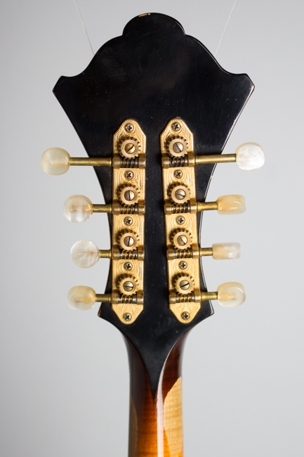 Monteleone  Grand Artist Carved Top Mandolin  (1982)