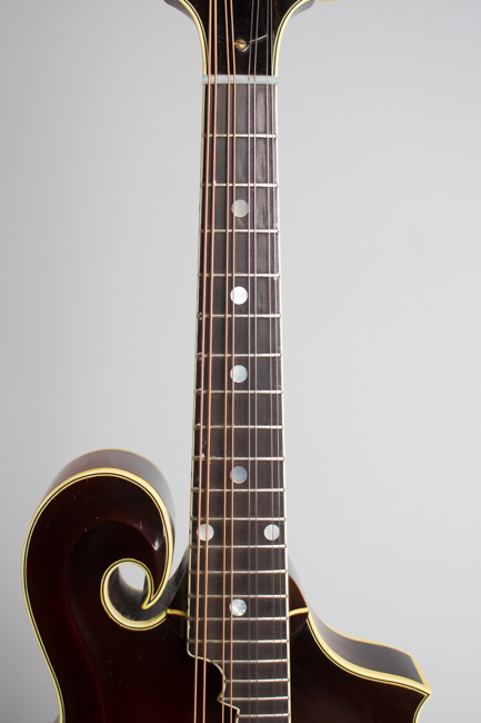 Monteleone  Grand Artist Carved Top Mandolin  (1982)