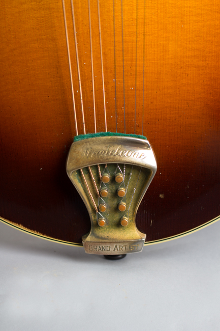 Monteleone  Grand Artist Carved Top Mandolin  (1982)