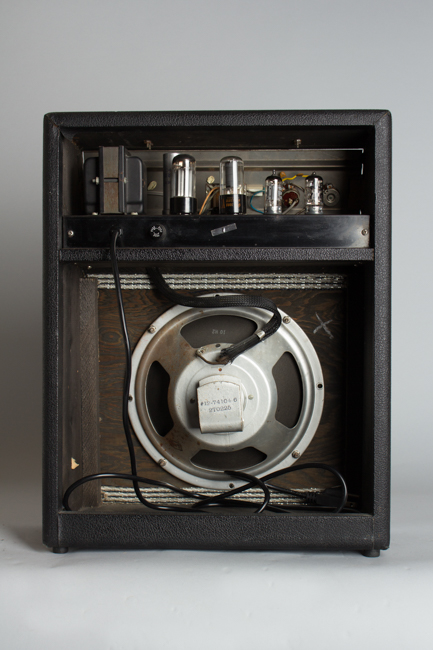Supro  Trojan Model S6616 Tube Amplifier (1966)
