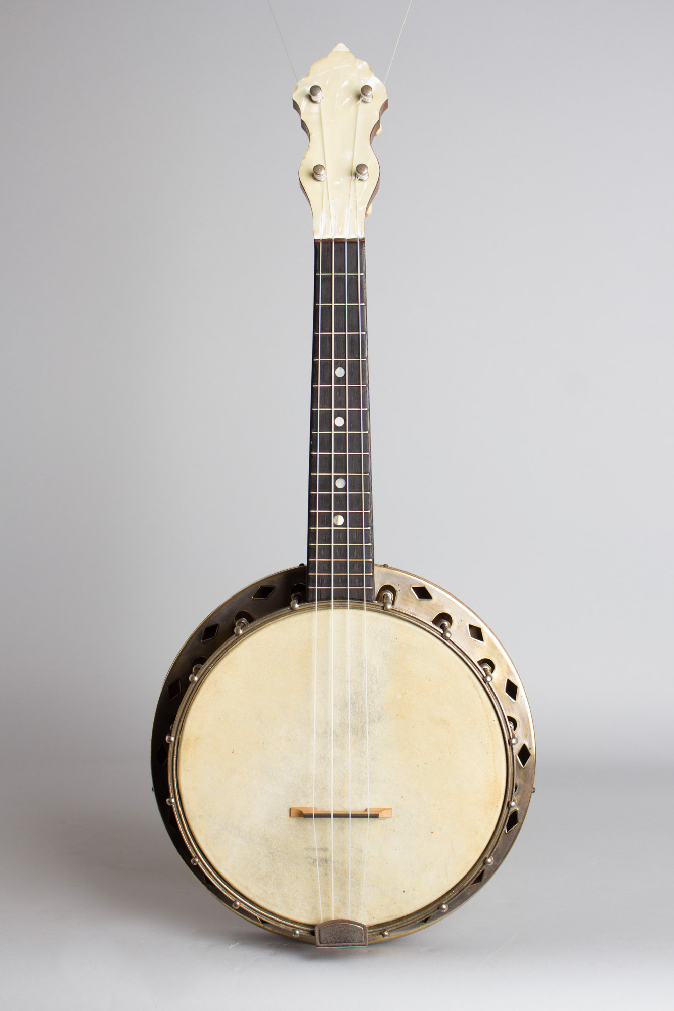 Flange & Resonator Banjo Ukulele (unlabelled) , c. 1927 RetroFret