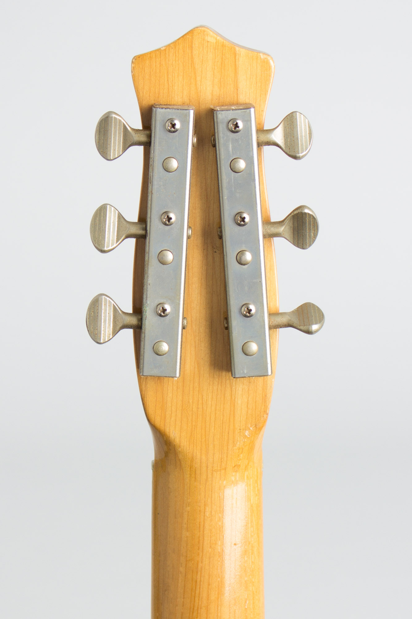 Danelectro Convertible Model 5015 owned by Vinnie Bell Danelectro Convertible Model 5015 owned by Vinnie Bell