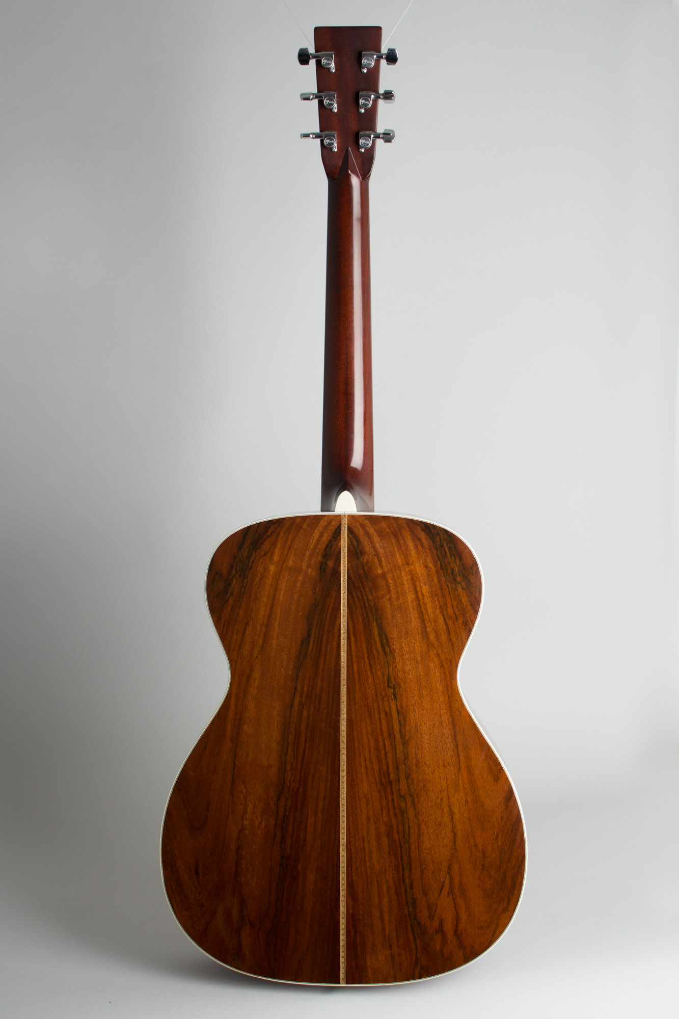 ギター C.F. Martin & Co. OM-28 C. F. Martin OM-28 Custom Flat Top Acoustic Guitar (1990