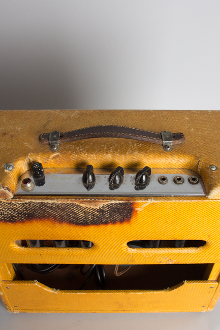 Fender  Deluxe Model 5B3 Tube Amplifier (1952)