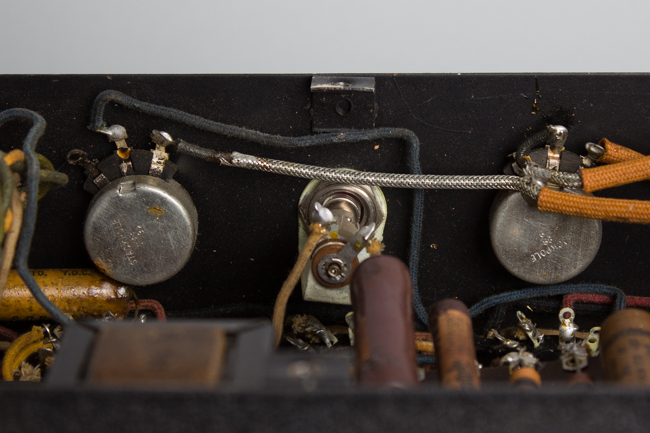 Gibson EH-150 Tube Amplifier (1939)