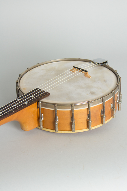 Gibson  Style UB Banjo Ukulele  (1925)