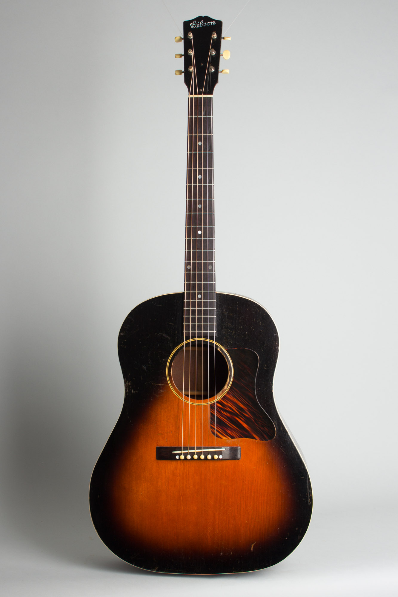 Gibson J-35 Flat Top Acoustic Guitar (1938) | RetroFret