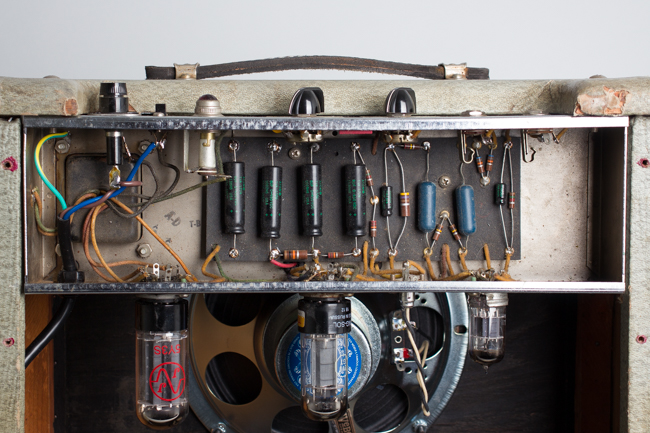  White Model 80 Tube Amplifier, made by Fender (1961)